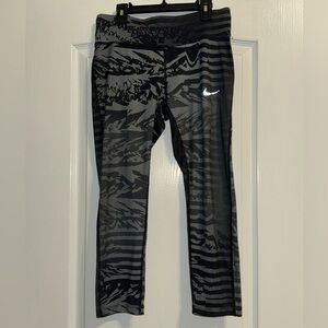 Nike Women's Dri-Fit Printed Black and Gray Leggings